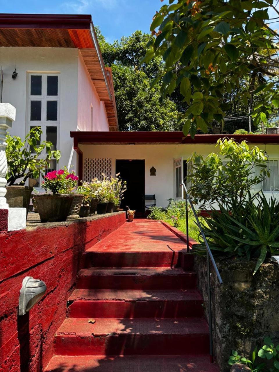 No 06 Veediya Bandara Lane Bahirawakanda Kandy Luaran gambar